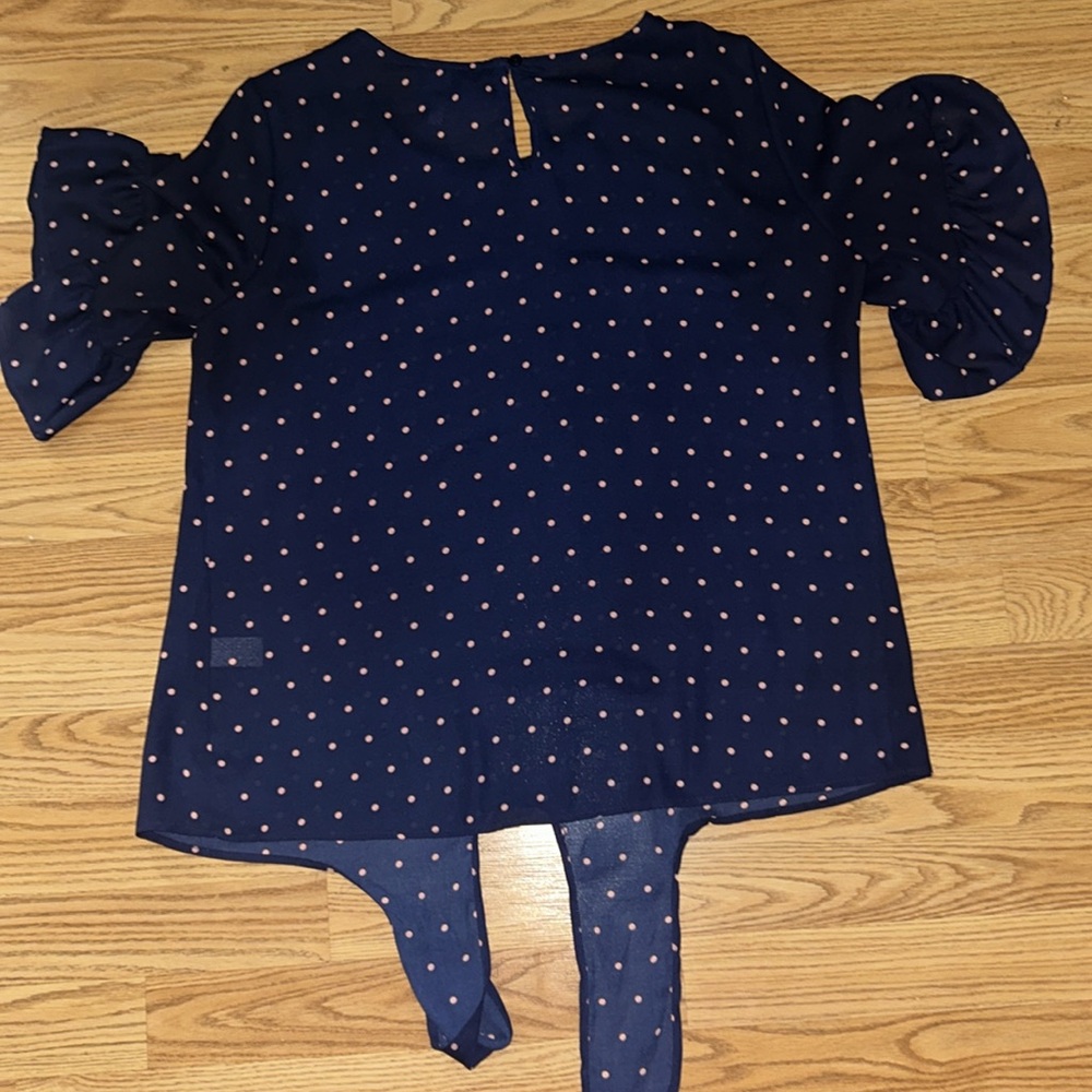 Como Vintage blouse size medium. Navy blue with pink polka dots. Great condition - Picture 6 of 6